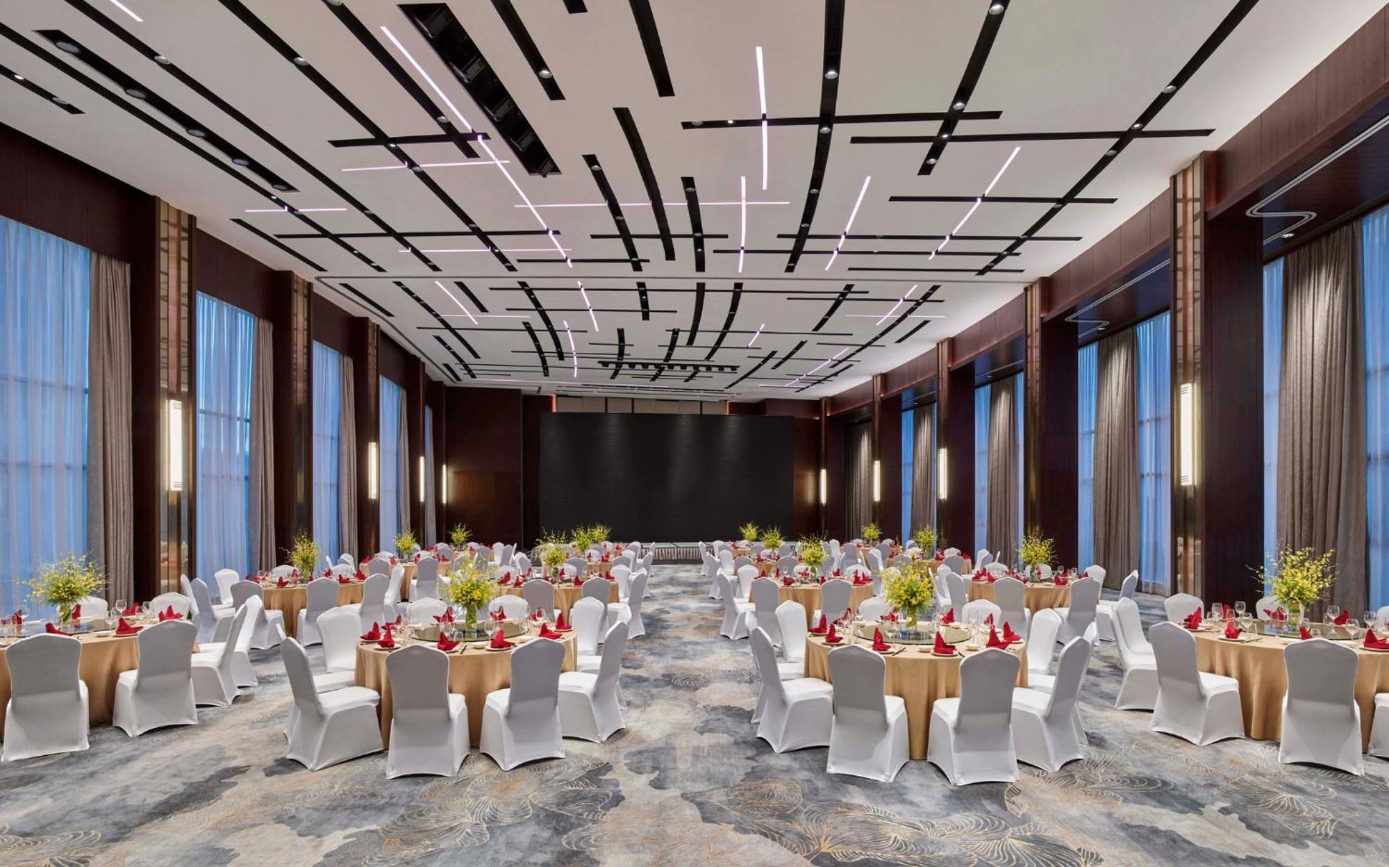 Crowne Plaza Zhuhai City Center By Ihg - Offers Free One-Way Shuttle To Chimelong Ocean Kingdom Exterior foto