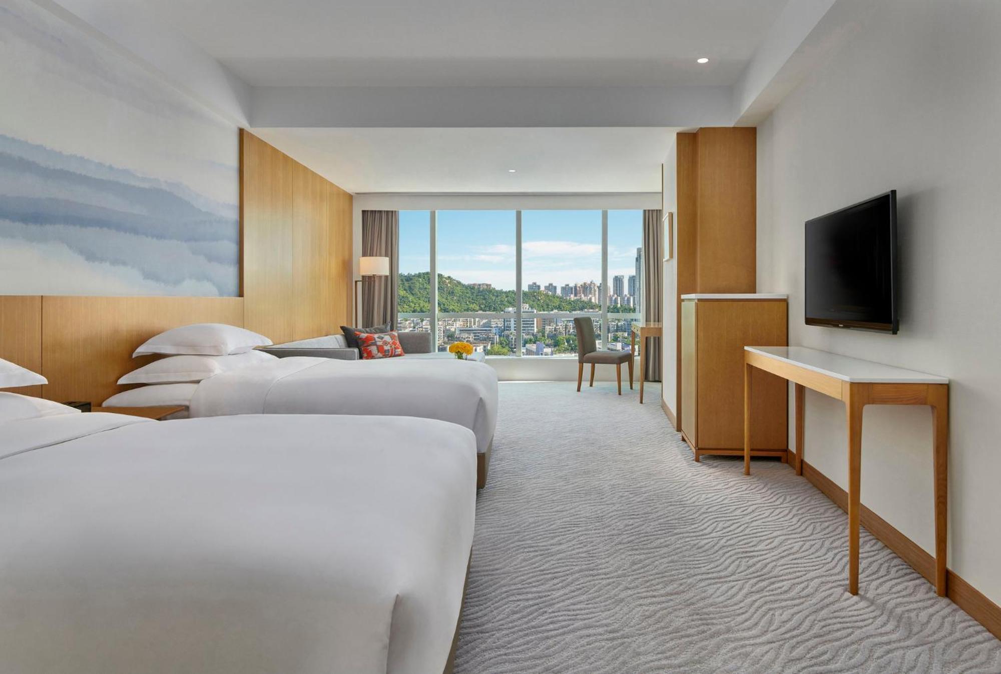 Crowne Plaza Zhuhai City Center By Ihg - Offers Free One-Way Shuttle To Chimelong Ocean Kingdom Exterior foto